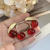 HUANZHI – boucles d'oreilles en résine rouge et métal cerise pour femmes, mignonnes, élégantes, Vintage, personnalité, bijoux irréguliers, automne 2023