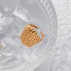 Cluster-Ringe Uworld Wasserdichter goldener gehämmerter Edelstahl-Ring für Frauen, einzigartiges Design, modischer Charme, trendiger personalisierter Schmuck