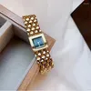 Relógios de pulso 2023 relógio feminino retro simples quartzo quadrado mostrador único personalidade diamante padrão banda ouro