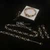 Orecchini in oro retrò Braccialetti Set di collane con vaccini regalo di lusso di braccialetti dorati