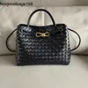 Bottegvenetas Andiamos Bags Fashionable Woven Bag Light Luxury Womens Mesh New Small Fragrant Style Large Capacity Tote Handbag One Shoulder Crossbody