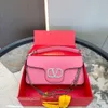 Маленькая сумка для подмышек One VLTN Lady Handheld Chain Универсальные сумки Loco из воловьей кожи через плечо Дизайнерские квадратные милые сумки QAHBGUIR