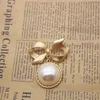 Brooches Fashion Matte Metal Bow Knot Large Pearl Pendant For Women Simple Baroque Brooch Temperament Jewelry Accessories