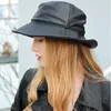 Berets 2024 primavera/inverno japonês mulheres genuínas balde de couro chapéus homens/mulheres preto pescador bonés fácil transportar rua bonnet