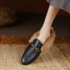 Zapatos de diseñador Zapatillas de felpa famosas de otoño e invierno para mujeres con zapatos Muller de suela plana para prendas de vestir exteriores medias zapatillas con punta zapatos de herradura Zapatilla peluda 2M4Xl