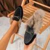 Chaussures de créateurs style vêtements d'extérieur en flanelle pantoufles Mueller chaussures pour femmes en cuir souple lapin chaussures en peluche demi-peluches chaussures en coton pantoufle en fourrure OUCCl