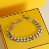 Bracelet de luxe pour hommes Bracelet pour femmes de luxe Fashion Gold Silver Lettre Bracelets Femmes Bijoux Bracelet Classic Bracelet Cadeaux pour hommes