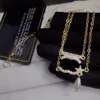 ダイヤモンドチェーンデザイナーネックレスペンダント18kゴールドメッキシルバーチタンスチールブランドレターペンダントVoguishMen女性Choker Crystal Pearl Necklace Jewelry Gift