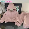 子供の服セット冬の綿フリースフーディースーツ刺繍暖かいスウェットシャツとズボン2個のPCS生まれた少女の服スーツ231226