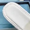 Diseñador Tejido de paja Sandalia Diseñador Zapato Hombre Rafias blancas Sandale Triángulo de lujo Zapatilla Hebilla Diapositivas Zapatillas Plataforma de verano para mujer Diapositiva de ganchillo