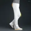 Jeans pour hommes Hommes évasés Slim Blanc Denim Pantalon Solide Automne Hiver Hommes Vêtements Bell-Bas Jean Plus Taille 38 Pantalon Bootscut