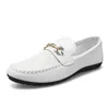 Mäns loafers Bekväma platta casualskor andas Slipon Soft Cow Leather Driving Moccasins Hombre Men White 231227