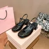 Düz Bale Tasarımcı Ayakkabı Profesyonel Dans Ayakkabıları Balerinler Orta Topuklu Patent Deri Sandalet Mary Jane Leisure Konfor Retro Loafers