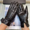 Designer Women Glove P Luxury Sheepskin Gloves Black Cape Glove Fashion 3 Styles Guantes Female Brand Gants Soft Luvas High Quality Guantes