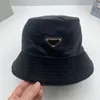 Berretto di design berretto di lusso cappello di design in tessuto pile berretto da pescatore classico berretto da baseball logo in metallo leggero e traspirante senza testa soffocante