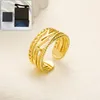 Klassisk stil bokstav ring designer varumärke present ring boutique kvinnors smycken ny födelsedag kärlek present ring lyx 18k guld pläterade smycken