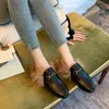 Tasarımcı Ayakkabı Kadınlar İçin Peluş Terlik Sonbahar Kış Tavşan Ayakkabı Başlı Yarım Çekiş Düz Alt Muller Ayakkabı Kürklü Terlik B3NCL
