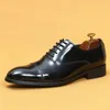 Klädskor italienska män äkta lädersko högkvalitativ oxford snörning handgjorda bröllop brogue kontorsföretag formell svart svart