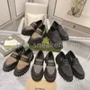 ボックスGデザイナーとスニーカーGglies Shoes Men Lods Dress Loafers High Help Embroidery Brand Vintage Chunky Lace Up Leather Platform Size 35-46 IW8V