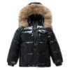 男の子の子供用服のためのファッションファッションの冬のジャケットを厚くする外側のコート本物の毛皮のフード付き子供116y 210916