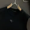 Fashion Men T -shirt Designer T Shirts Mens Dames Solid Color Metal Triangle Logo Mouwloze T -stuk Casual losse oversized eenvoudige pullover katoenen sport T -shirt top