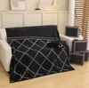 Decken Mode Esigner Decke Werfen Sofa Bett Flugzeug Reise Korallen Fleece Badetuch Luxus Geschenk Für Party Drop Lieferung Hause garten T Dhkus