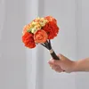 Fiori decorativi 1pc Bouquet romantico Camelia artificiale Chiodi di garofano Composizione floreale Matrimonio Mano Estetica Decor Peonia alta simulata