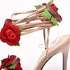 Sandały 2024 Satynowe róże wysokie pięty Paski krzyżowe okrągłe głowa drobna super rozmiar damskie buty ślubne