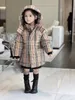 Kid Designer Kids Casacos Roupas de Bebê Com Capuz Casaco de Inverno Jaqueta Menino Menina Grosso Outwear Quente Vestir 90% Casacos de Pato Branco Fasion Design à prova de vento Cap removível