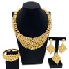 Prodotti di tendenza Dubai Set di gioielli da donna placcati in oro Collana Orecchini Anello Banchetto di nozze Articolo SYHOL 231226