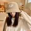 Bonnet Crâne Casquettes Nouveau Chapeau D'hiver Pour Enfants Mode Coréenne Bol Brodé Épaissi Cheveux D'agneau Pêcheur Étudiant Chaud