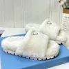 Nieuwe dames muilezelsontwerper muilezels wollen muilezel driehoek muilezels warme comfortabele binnenshuis buitenlucht slippers wandel slipper mode elegante muilezels winter slippers