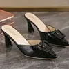 Chinelos sapatos para mulher 2023 feminino dedo do pé fechado moda apontou mules sexy saltos finos sandálias de festa zapatillas mujer