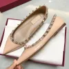 صندل المصمم 2024 للنسج النعال براءة اختراع للنساء من الجلد مثير إصبع القدم الأصلي أحذية مسطحة للنساء من الجلد مع حقيبة غبار 35-44