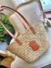 Klasik Straw Beach Tasarımcı Çanta Rafya Sepeti Luxurys Çanak Çantası Dokunma Mağazası Pochette Tote Çanta Omuz Haftası Tatil Adamı Crossbody Debriyaj Seyahat Çantaları