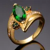Bröllopsringar lyxiga kvinnliga grön kristallstenring vintage gult guld tunn för kvinnor charm blad zirkon engagemang2213
