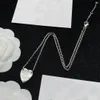 Naszyjnik wiszący serce projekt dla kobiet srebrne naszyjniki vintage prezent na prezent długi łańcuch Para rodzinna biżuteria naszyjnik