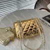 Vintage Gold Chain Bag Designer Kvinnor axelväska Elegant Lingge Patent läderväska med stjärnmyntväska högkvalitativ lady plånbok