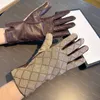 Dames Designer Mitten Handschoenen van schapenhuid met doos Winter Grote lederen merken Vijf vingers handschoen Warme kasjmier binnenkant Touchscreen 2212053XQ-5