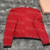 Brief Frauen Stricker Strickjacke rotes Neujahrsfeiertag Frühlingsparty Pullover Tops Knopf geschnittene elegante Spitzenhals -Design -Pullover