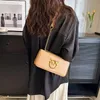 Bolsas de ombro femininas 8 cores doce e adorável bolsa de corrente com fivela de ouro popular deste ano bolsa feminina de cor sólida Joker mochila de couro minimalista 18029 #