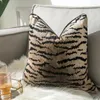 Oreiller de luxe motif tigre couverture Design haut de gamme léopard floqué velours taie d'oreiller décorative pour salon