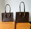 Hochwertige Luxusdesigner Handtasche Frauen Tasche Totes Ladies Umhängetaschen Geldbörse Blumen Buchstaben Mode kostenlos Versand