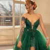 Robe de bal verte de luxe 2024 applications en dentelle en V-col