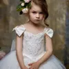 Elegant White Puffy Tulle Flowle Girl Dresses For Wedding 2024 Princess Ball Gown Lace Appliques First Commonion Downs With Bows