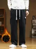 Зимние мульти -карманы спортивные штаны мужчина флисовой лайнер густые теплые прямые брюки с трассой хлопковые повседневные тепловые брюки 8xl 231227