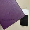 Saffiano Leather Passport Holder Passport Cover Triangel Logo Kreditkort Slots Flat Pocket Card Holder Luxury Plånböcker Designer Casual Cardholder Men Kvinnor