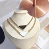 Luxury Pendant Necklace Fashions män och kvinnor inverterade triangel P -bokstav Guldkedjan smycken Mens och kvinnors modepersonlighet C319S