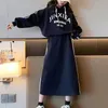 Coreia Style Autumn Fashion Kids Roupas Garota 2pcs Coloque roupas de letra de manga longa capuz de saia longa para adolescentes 231227