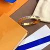 Louvuits Designer Bangles Bracelets de charme de luxe pour femmes bijoux de lettres de pendentif 18K